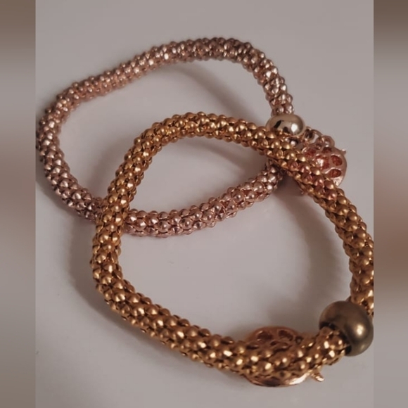 Gold Tone Wooven Wide Chain  Vermeil Bracelet. 🌴 - Picture 3 of 7